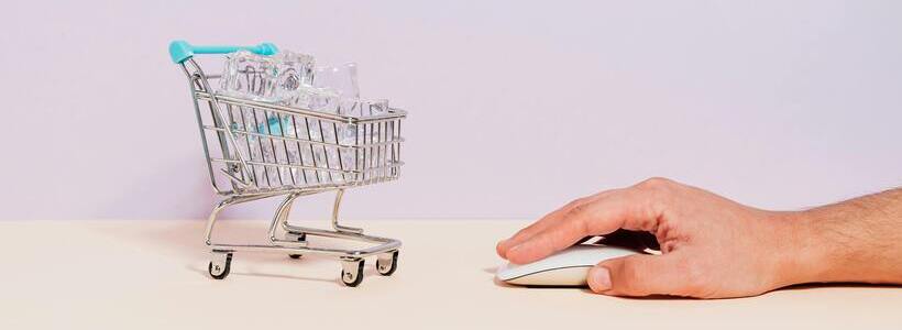 Implementing Proactive Chat Initiatives to Reduce Shopping Cart Abandonment